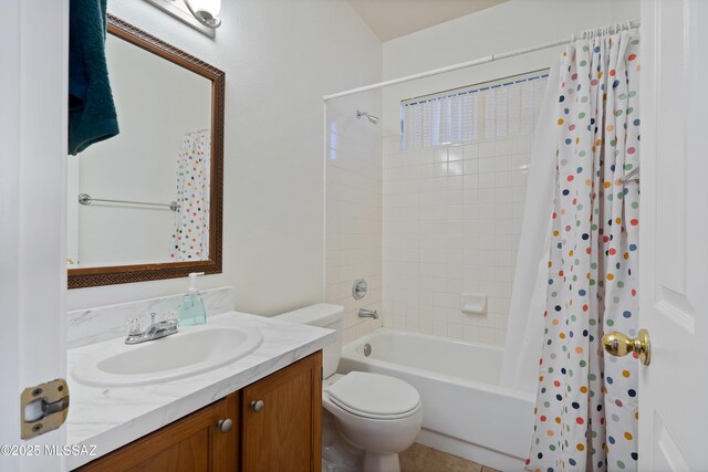 3564 W Sky Ridge Loop, Tucson, AZ 85742 - empty room featuring carpet floors, a ceiling fan, lofted ceiling, and baseboards