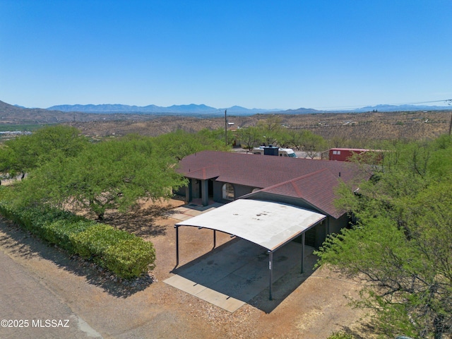 bird's eye view featuring a mountain view