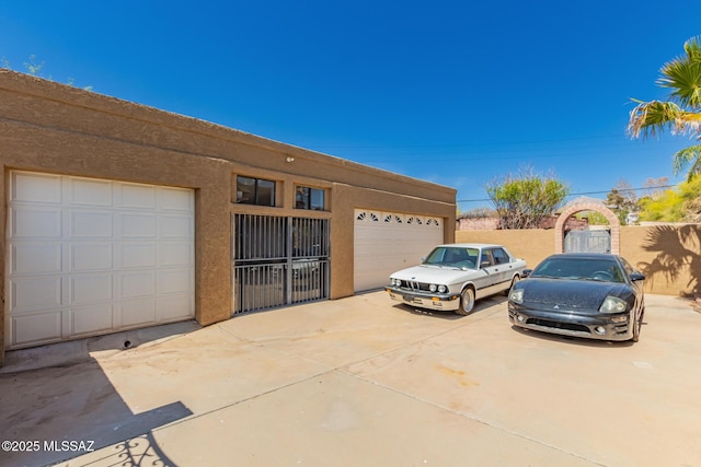 1330 W Panorama Rd, Tucson, AZ 85704 - garage featuring concrete driveway