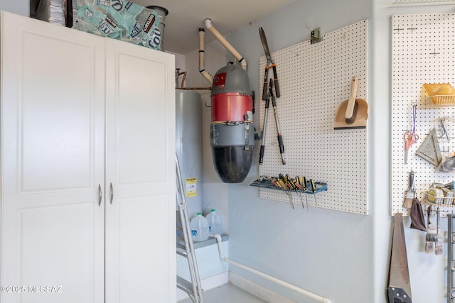 2740 E Ponce Ct, Green Valley, AZ 85614 - interior space featuring a central vacuum unit and water heater