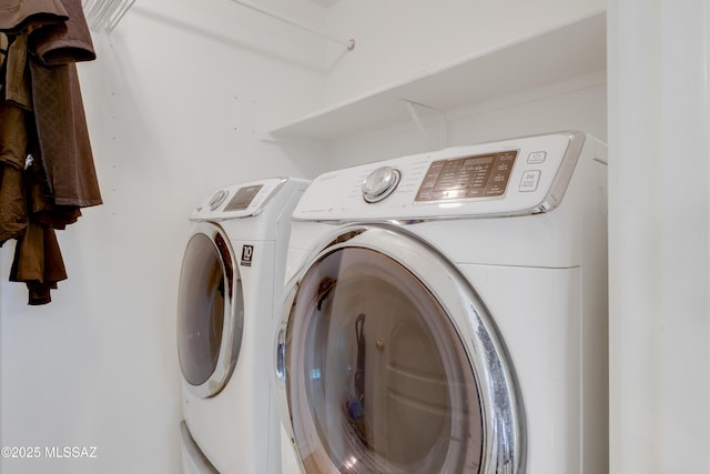 29 W Camino Rancho Viejo, Sahuarita, AZ 85629 - clothes washing area with washing machine and clothes dryer