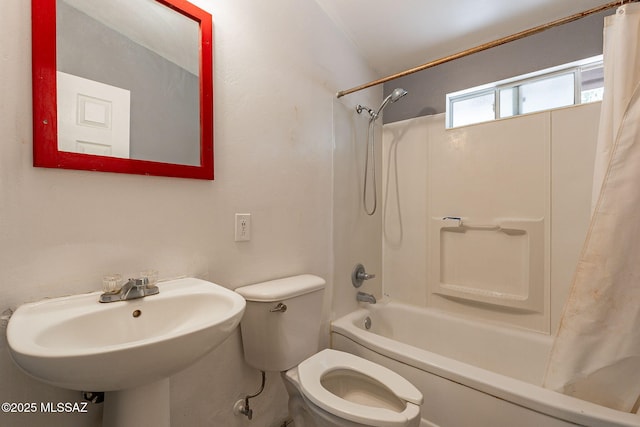 2220 E 35th St, Tucson, AZ 85713 - full bath featuring toilet, shower / bath combo, and a sink