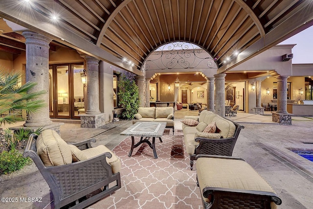 6015 N Camino Preciado, Tucson, AZ 85718 - lobby featuring vaulted ceiling