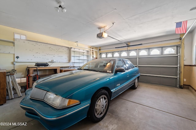 9410 E Grapevine Spring Pl, Tucson, AZ 85710 - garage with a garage door opener