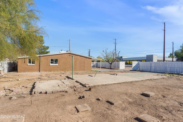 4029 E Fort Lowell Rd, Tucson, AZ 85712 - view of yard with fence