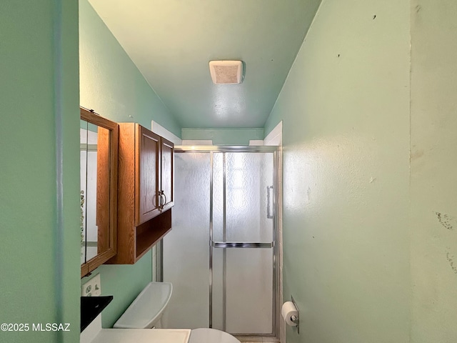 919 W 3rd Ave, San Manuel, AZ 85631 - full bath with toilet and a stall shower