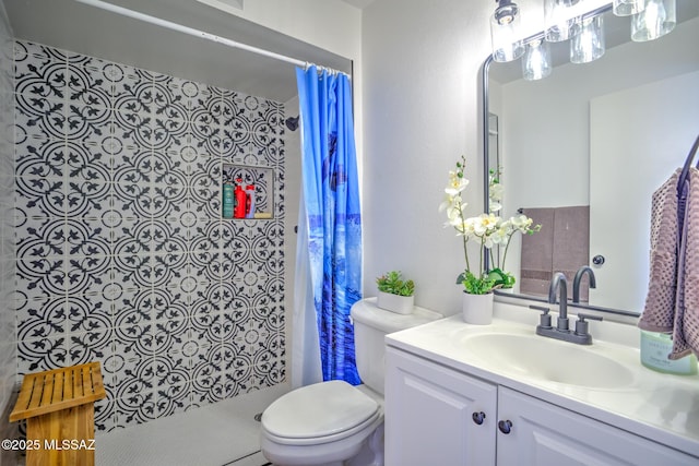 957 N Camino Las Solanas, Tucson, AZ 85710 - bathroom featuring tiled shower, toilet, and vanity