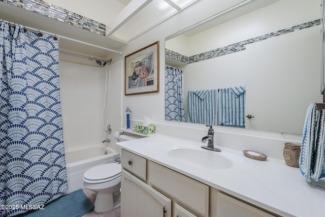 723 S Los Zafiros, Green Valley, AZ 85614 - full bathroom featuring toilet, vanity, and shower / bath combo