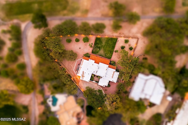 aerial view of property and surrounding area