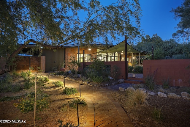 6714 E Topke St, Tucson, AZ 85715 - back of house featuring fence