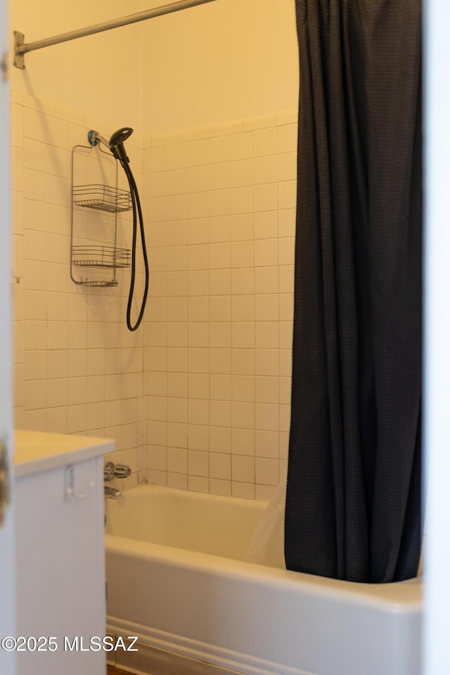 616 E 8th St, Tucson, AZ 85705 - full bathroom with shower / bath combo with shower curtain