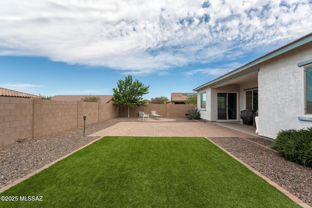 12493 N Blondin Dr, Marana, AZ 85653 - view of yard with a patio