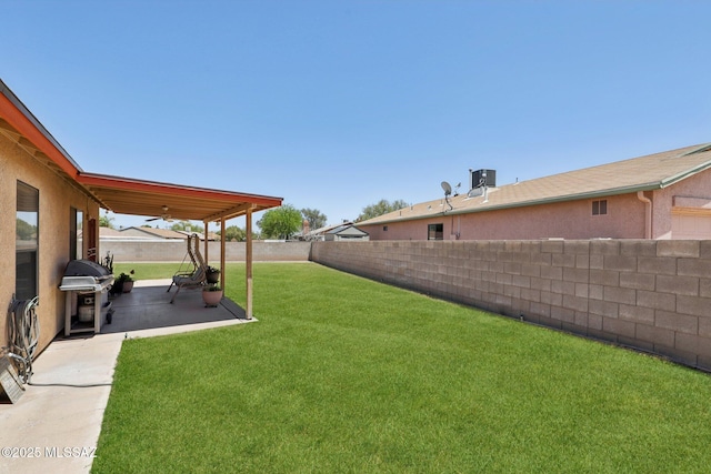 1861 W Sauvignon Dr, Tucson, AZ 85746 - view of yard with a patio
