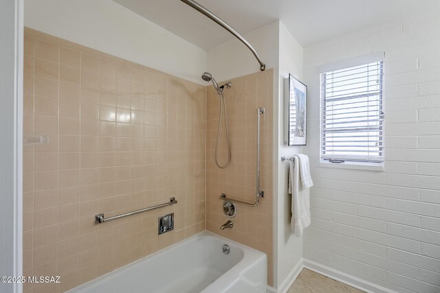 344 S Paseo Sarta Unit C, Green Valley, AZ 85614 - full bathroom featuring shower / bath combination and baseboards