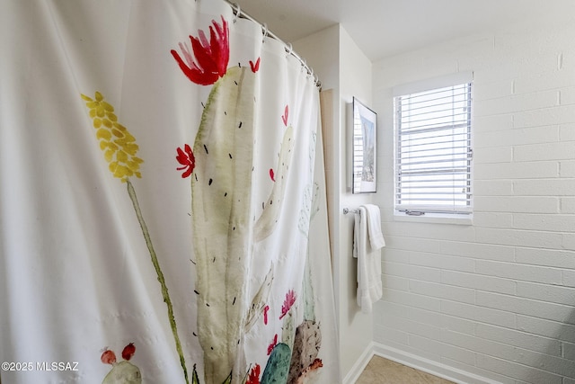 344 S Paseo Sarta Unit C, Green Valley, AZ 85614 - bathroom featuring baseboards