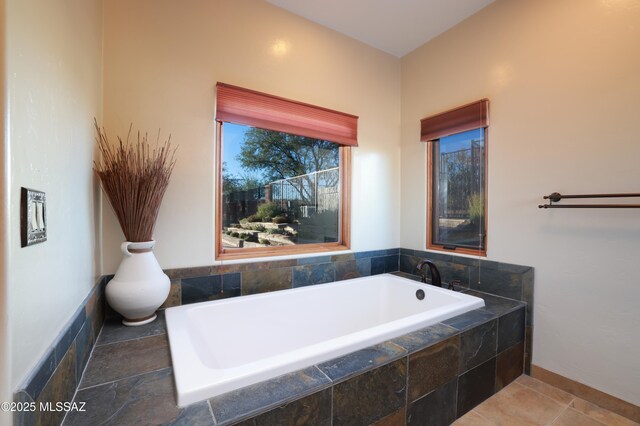 12800 W Arivaca Rd, Amado, AZ 85645 - full bathroom featuring a bath