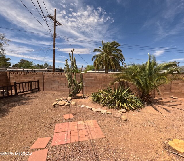 6509 E 39th St, Tucson, AZ 85730 - view of fenced backyard
