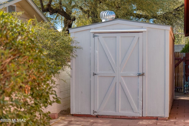 2826 E Kleindale Rd, Tucson, AZ 85716 - view of shed featuring fence