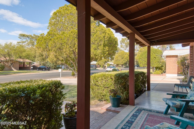 2826 E Kleindale Rd, Tucson, AZ 85716 - view of patio / terrace