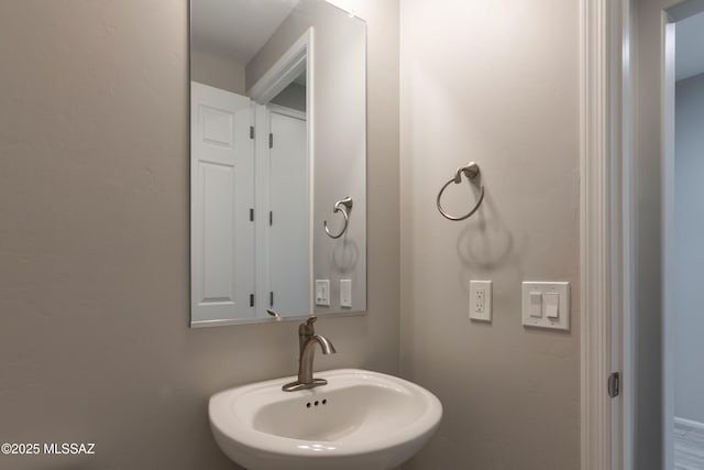 9734 E Miller Peak Trl, Tucson, AZ 85747 - bathroom with a sink