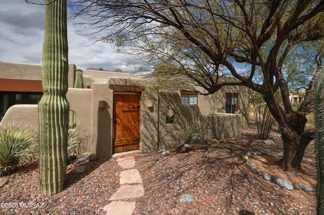 7020 N Chaparral Ave, Tucson, AZ 85718 - southwest-style home featuring stucco siding