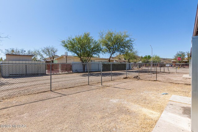 248-254 N Melwood Ave, Tucson, AZ 85745 - view of yard with fence