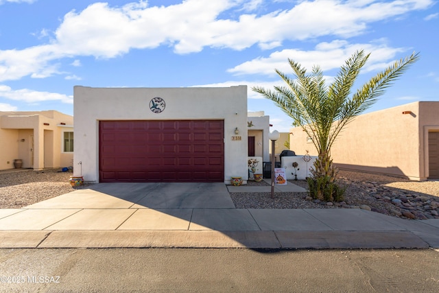 538 S Taylors Trl, Sierra Vista, AZ 85635 - southwest-style home featuring stucco siding, a garage, and concrete driveway