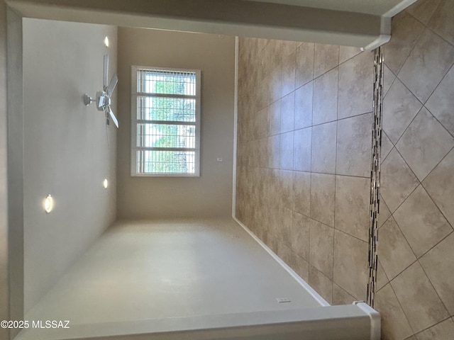 60422 E Arroyo Vista Dr, Oracle, AZ 85623 - view of empty room