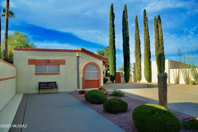 980 W Camino Sagasta, Green Valley, AZ 85622 - view of front of home