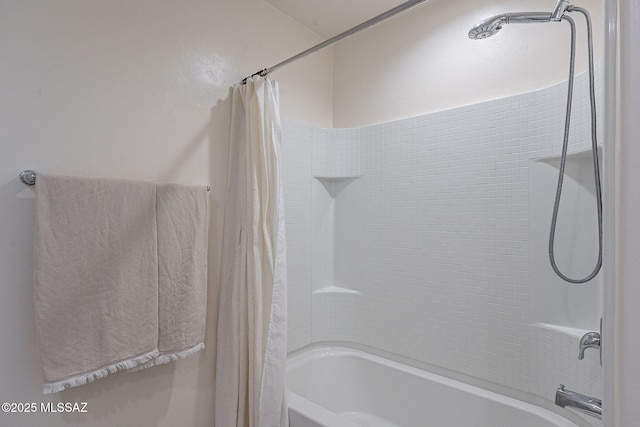 11267 S Weismann Dr, Vail, AZ 85641 - full bath with shower / bath combo with shower curtain
