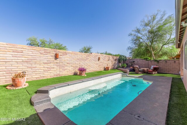 8434 N Sunny Rock Ridge Dr, Tucson, AZ 85743 - view of pool featuring a fenced backyard