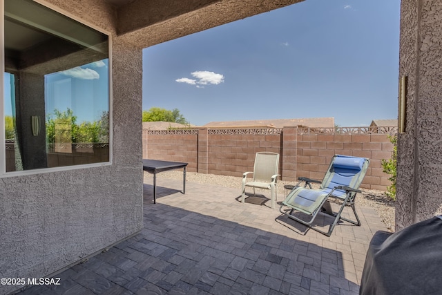 1104 W Pastora Peak Dr, Green Valley, AZ 85614 - view of patio