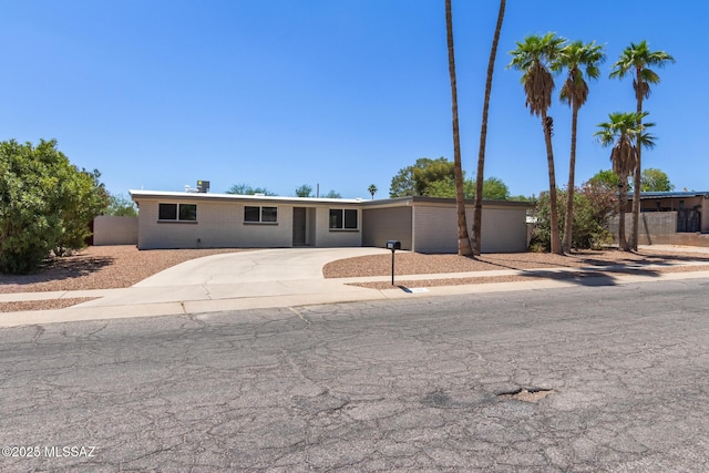 2302 S Cathy Ave, Tucson, AZ 85710 - view of front of home with driveway