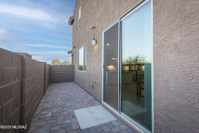 1126 E Cairn St, Tucson, AZ 85719 - view of patio featuring a fenced backyard