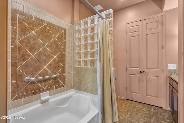 110 Post Way, Tubac, AZ 85646 - bathroom with shower / tub combo and vanity