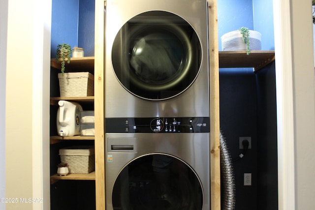 7747 S Lions Spring Way, Tucson, AZ 85747 - laundry area featuring stacked washing machine and dryer