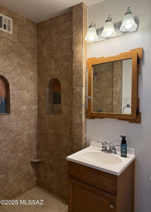 4910 N Gold Ave, Tucson, AZ 85705 - full bath featuring tiled shower and vanity