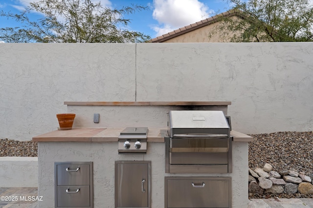 31566 S Misty Basin Rd, Oracle, AZ 85623 - view of patio / terrace
