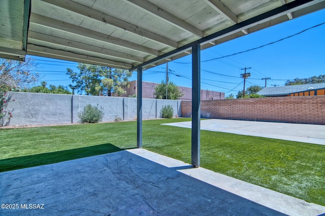 3341 E 23rd St, Tucson, AZ 85713 - view of yard with a patio