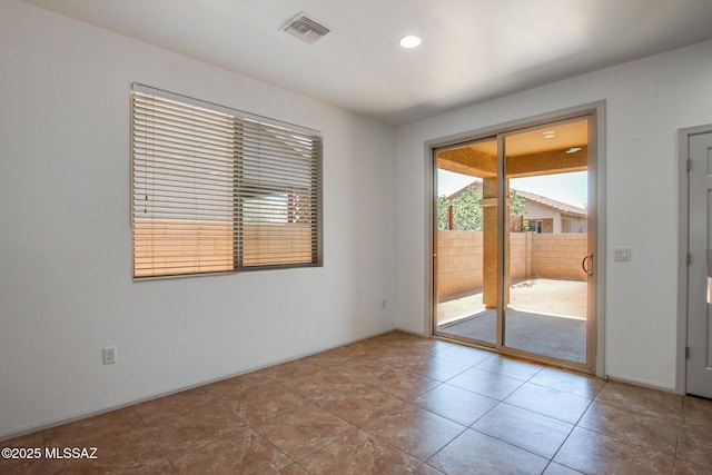 6837 W Leeward Cove Way, Tucson, AZ 85757 - unfurnished room featuring recessed lighting