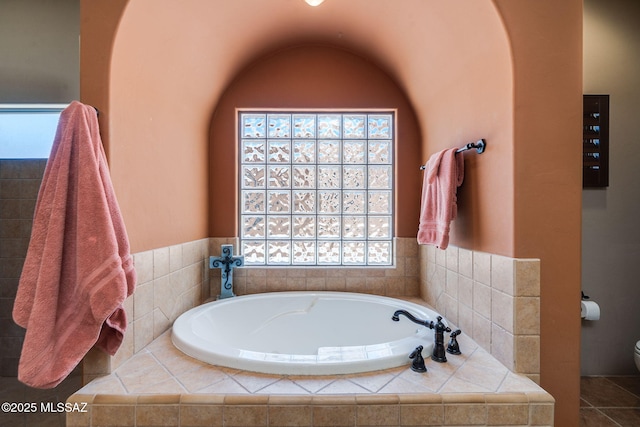 124 Circulo Vespucci, Tubac, AZ 85646 - bathroom featuring toilet and a bath