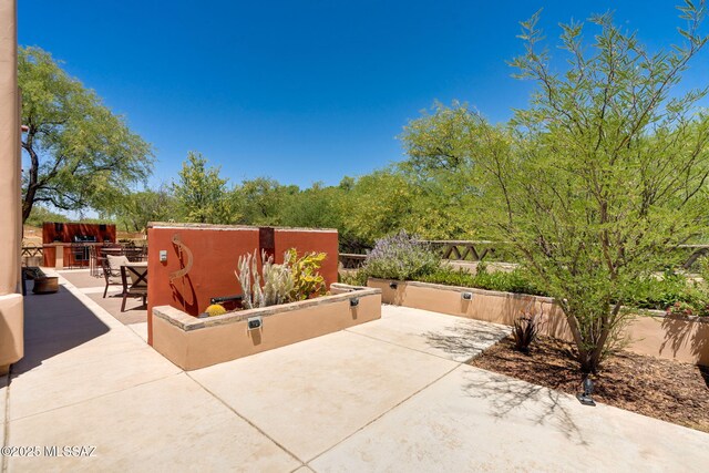124 Circulo Vespucci, Tubac, AZ 85646 - view of patio with fence