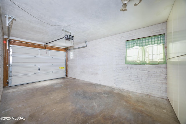 5449 E Rosewood St, Tucson, AZ 85711 - garage with a garage door opener