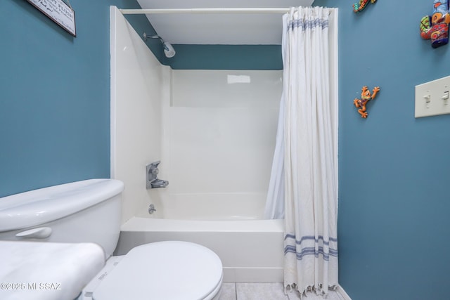 628 Corpino De Pecho, Green Valley, AZ 85614 - full bathroom featuring toilet, shower / bath combo, and tile patterned flooring