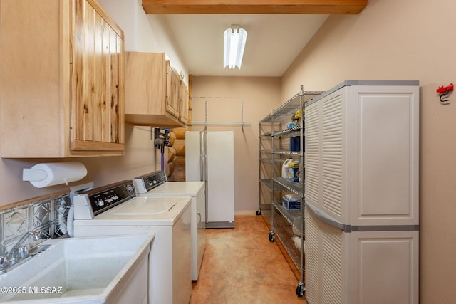 12709 N Casa Grande Ave, Mount Lemmon, AZ 85619 - clothes washing area with washer and clothes dryer and cabinet space