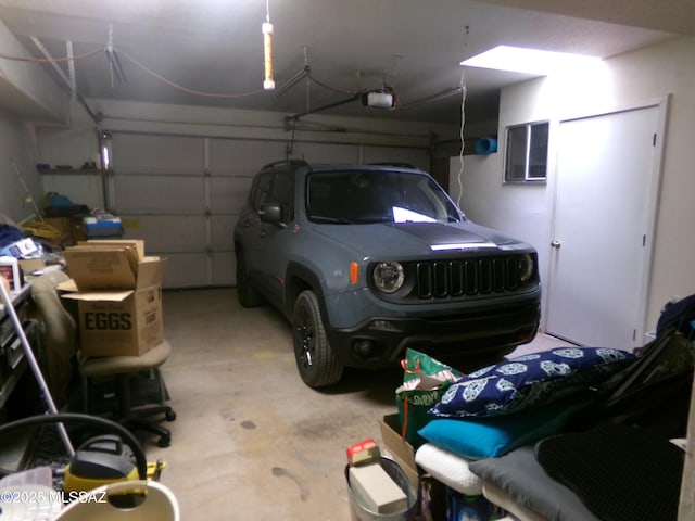 2474 W Victoria Ln, Willcox, AZ 85643 - garage with a garage door opener