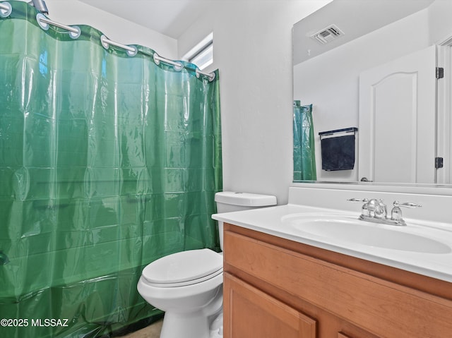 4801 E Canary Grass Dr, Tucson, AZ 85756 - bathroom featuring toilet, vanity, and curtained shower