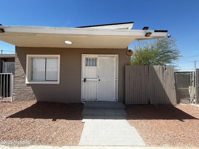 139 E 35th St, Tucson, AZ 85713 - view of exterior entry