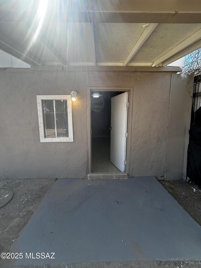 139 E 35th St, Tucson, AZ 85713 - entrance to property with a patio and stucco siding