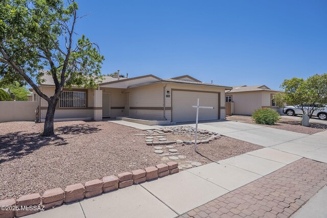 1741 W Maplewood Dr, Tucson, AZ 85746 - ranch-style home featuring driveway and a garage
